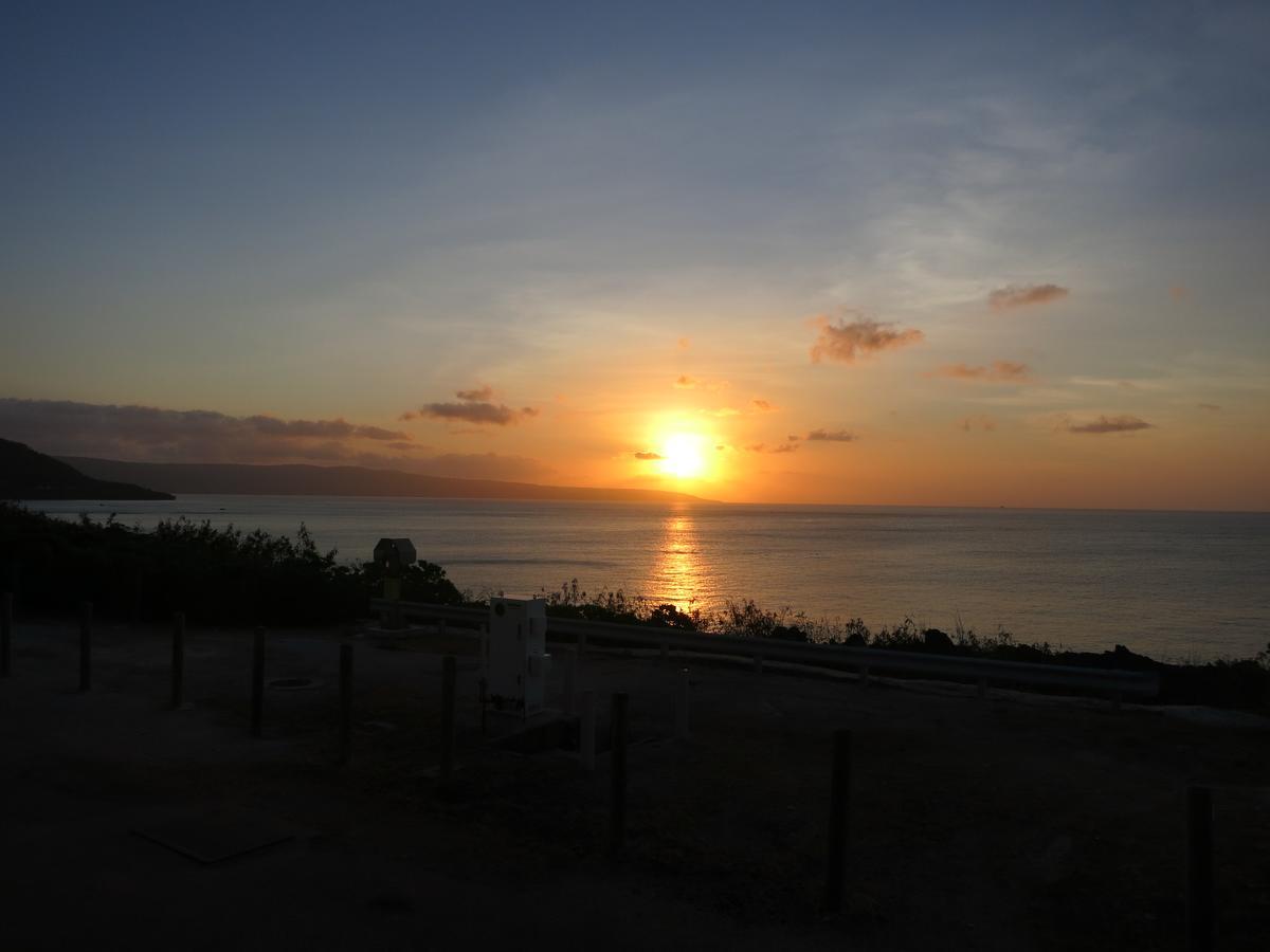 The Sunset Hotel Flying Fish Cove Buitenkant foto